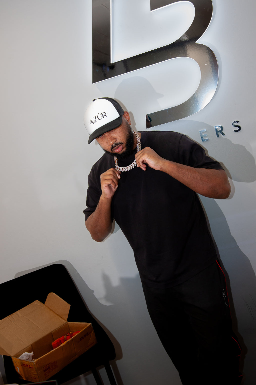 AZÚR BLACK TRUCKER CAP