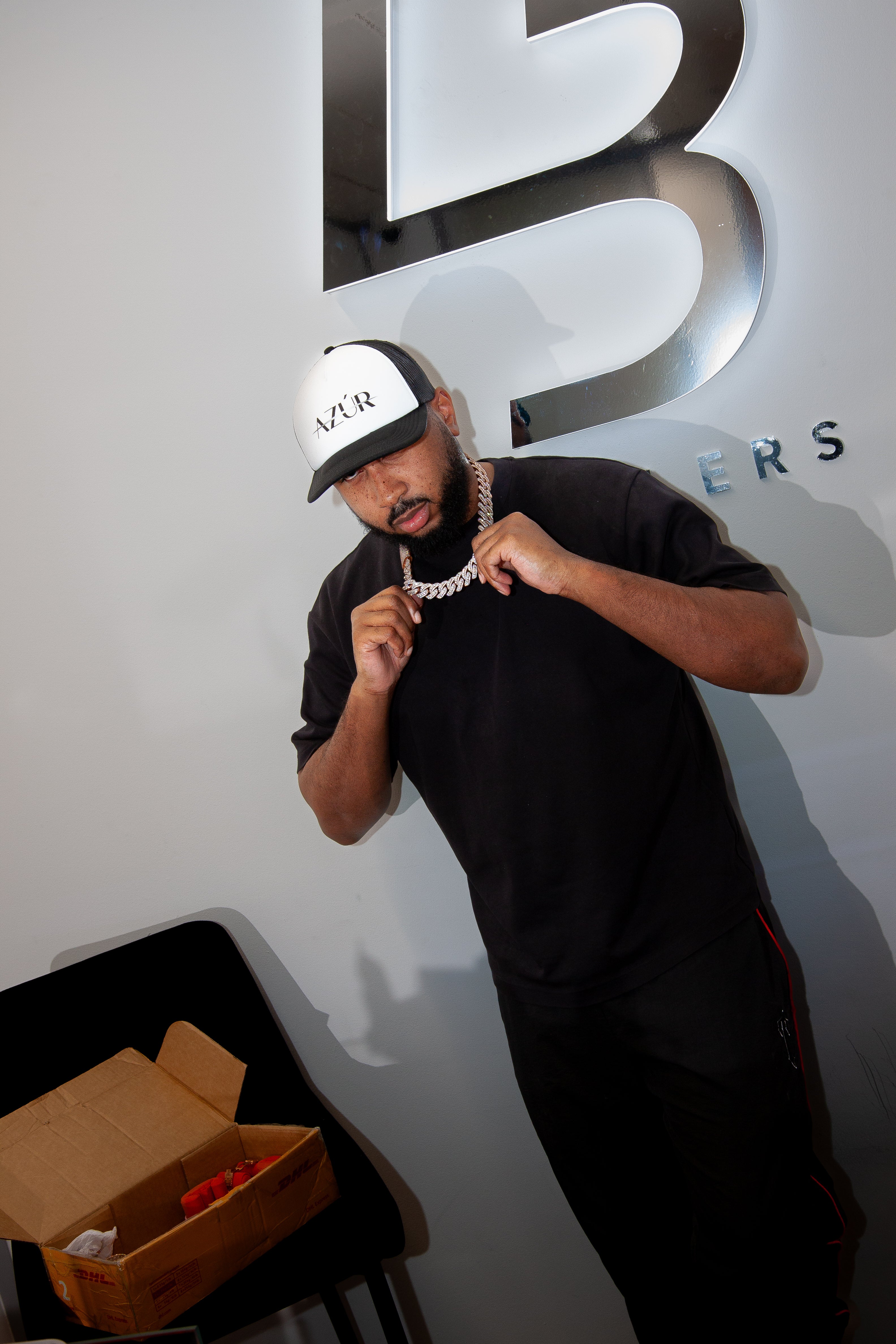 AZÚR BLACK TRUCKER CAP